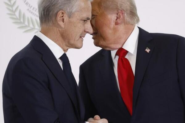 El presidente de Estados Unidos, Donald Trump (derecha), junto al primer ministro de Noruega, Jonas Gahr Støre (izquierda). 