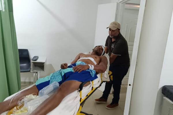 Joven recibe seis impactos de bala en incidente con policía en Montecristi
