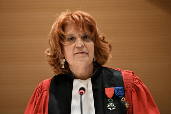 La fiscal de Estado de París, Laure Beccuau, habla durante la audiencia introductoria formal de la recién nombrada fiscal anticrimen organizado, Vanessa Perrée, en el Tribunal de Justicia de París, el 19 de enero de 2026. (Foto: Blanca CRUZ / AFP)
