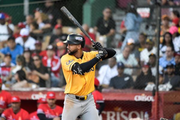 Leody Taveras conectó sencillo remolcador de la carrera de la ventaja para las Águilas frene al Escogido