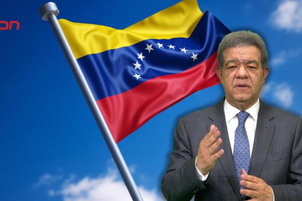  Leonel Fernández, presidente del partido Fuerza del Pueblo.