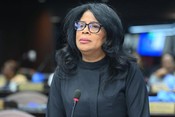  Lidia Pérez, hermana del fallecido merenguero Rubby Pérez.