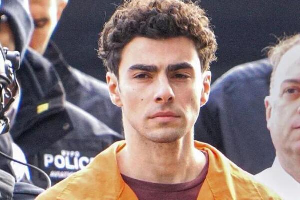 Luigi Mangione, sospechoso de asesinar a  Brian Thompson, director ejecutivo de UnitedHealthcare.