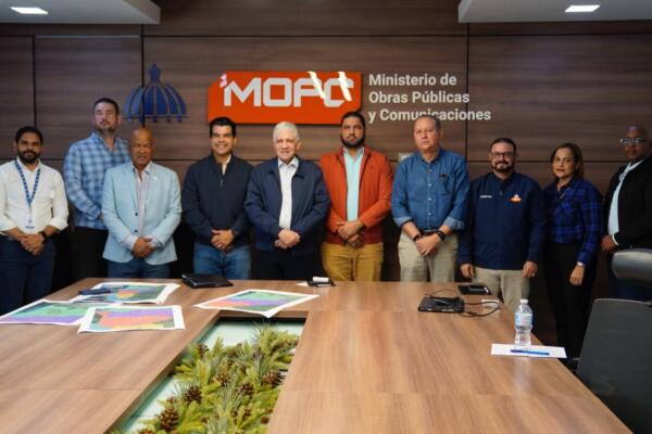La reunión se llevó acabo en las instalaciones de la sede del Ministerio de Obras Públicas y Comunicaciones. // Foto: externa 