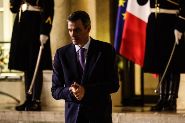El presidente del Gobierno español,Pedro Sánchez, tras la reunión de la Coalición de Voluntarios este martes en París, Francia. EFE/EPA/TERESA SUAREZ