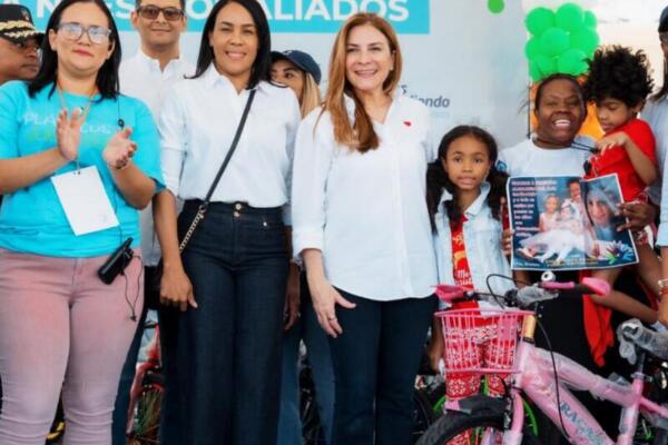 La alcaldesa Carolina Mejía en la inauguración de la sexta edición de 