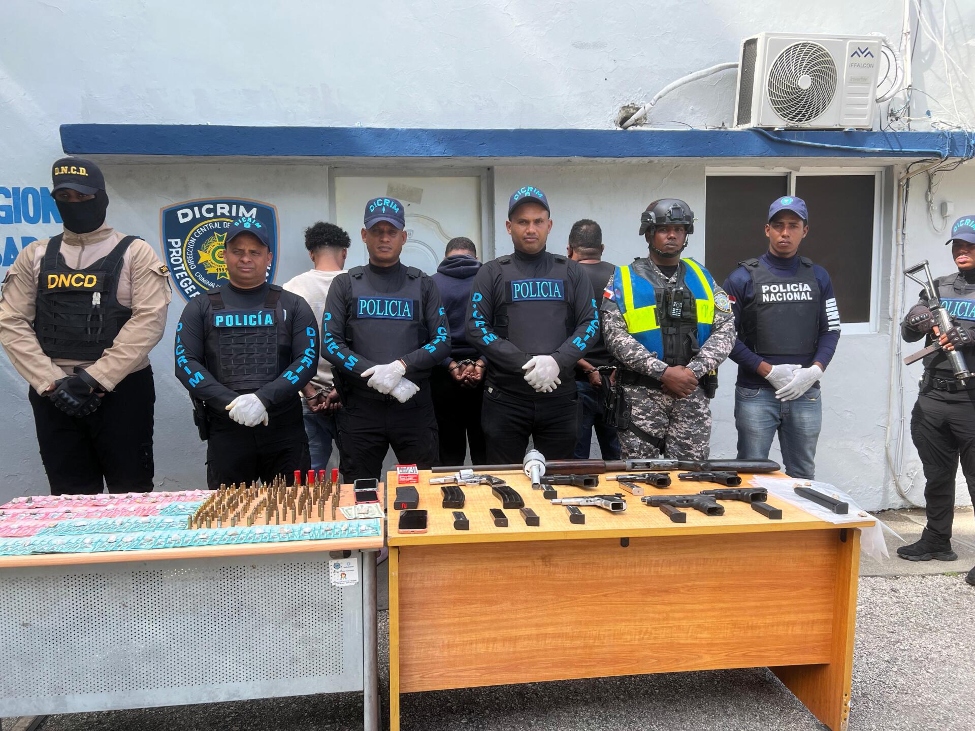 policía