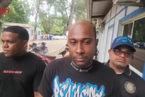 Agentes de la Policía Nacional durante uno de los operativos que permitió desarticular una banda dedicada al robo de motocicletas en varias provincias del país.