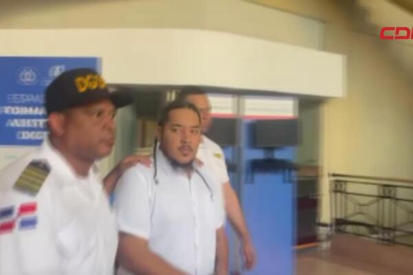 Allyson Ernesto Mateo, ciudadano estadounidense enviado a prisión preventiva por homicidio en Santiago. 