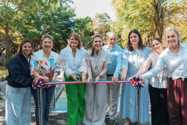 Parque del Prado, Alcaldía del DN y Adats inauguran el Puente Arcoíris.