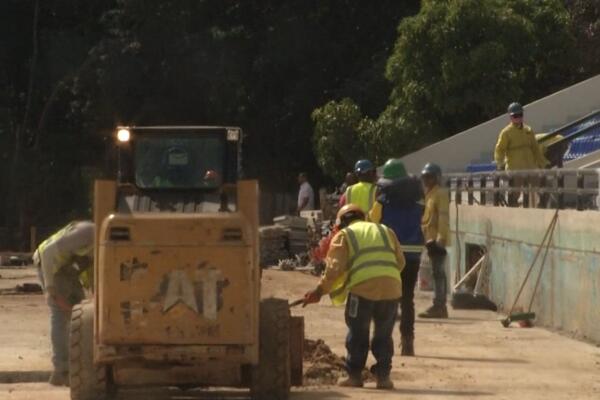 Bisonó explicó que los equipos técnicos del Ministerio de Vivienda y Edificaciones (MIVED) trabajan de manera continua para cumplir con los estándares requeridos.