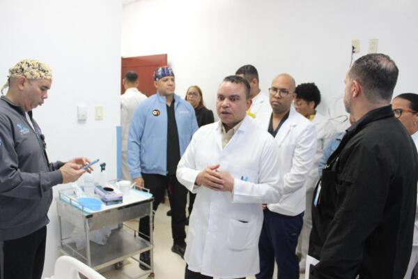 Landrón detalló que, entre los pacientes recibidos, se atendieron casos de trauma craneoencefálico severo, lesiones vértebro.