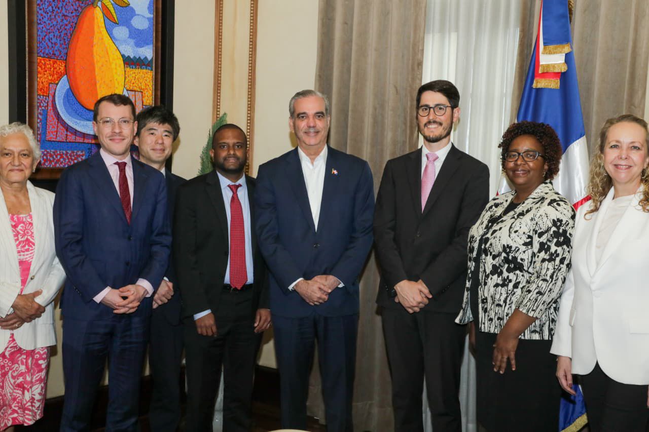 Representantes del Banco Mundial destacan estabilidad y crecimiento sostenido de la República Dominicana tras visita al presidente Abinader