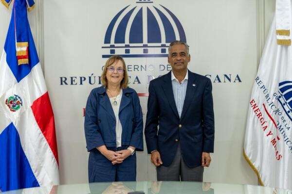 La representante diplomática emitió esas consideraciones durante una visita de cortesía realizada al ministro Santos, con motivo de su retiro del servicio consular.