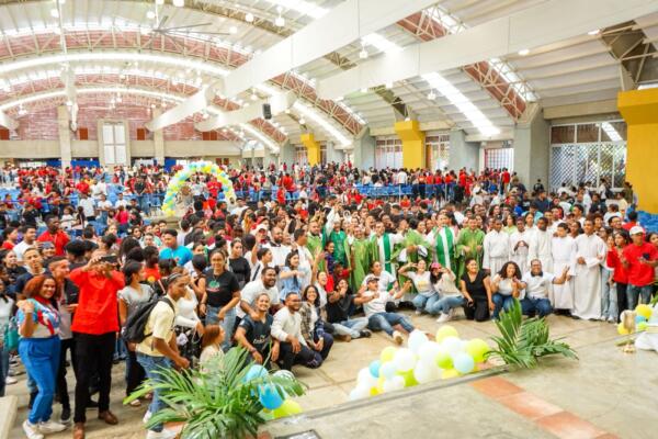 En el encuentro, las distintas diócesis reconocieron a los jóvenes destacados de sus respectivas zonas pastorales y departamentos que sirven en sus localidades.