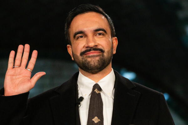 Zohran Mamdani presta juramento como alcalde de la ciudad de Nueva York en la antigua estación City Hall de Nueva York, EE.UU., el 1 de enero de 2026. EFE/EPA/Amir Hamja / Pool