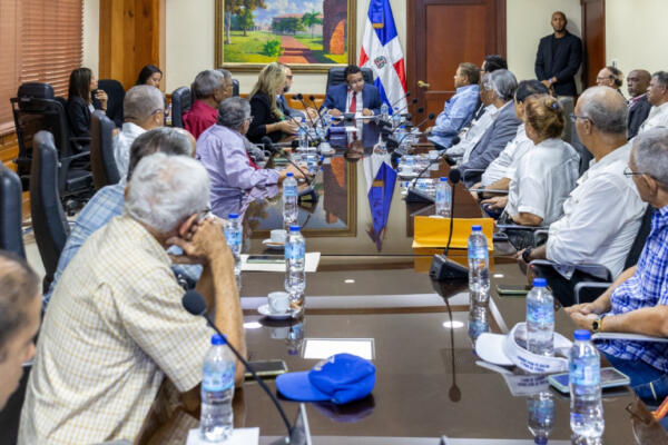 La Comisión Permanente de Obras Públicas del Senado escuchó los planteamientos