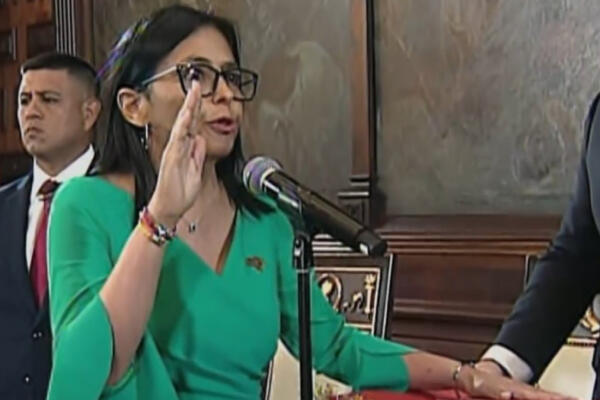 Delcy Rodríguez jura el cargo de presidenta encargada de Venezuela