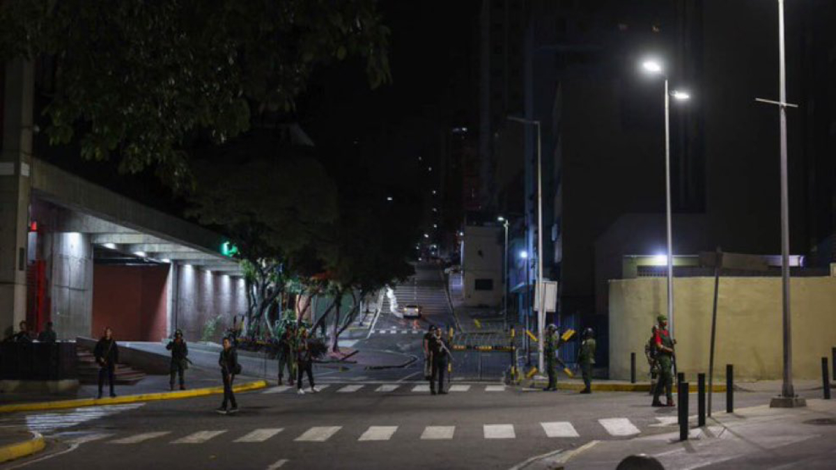 Disparos y luces en el cielo cerca del Palacio de Miraflores