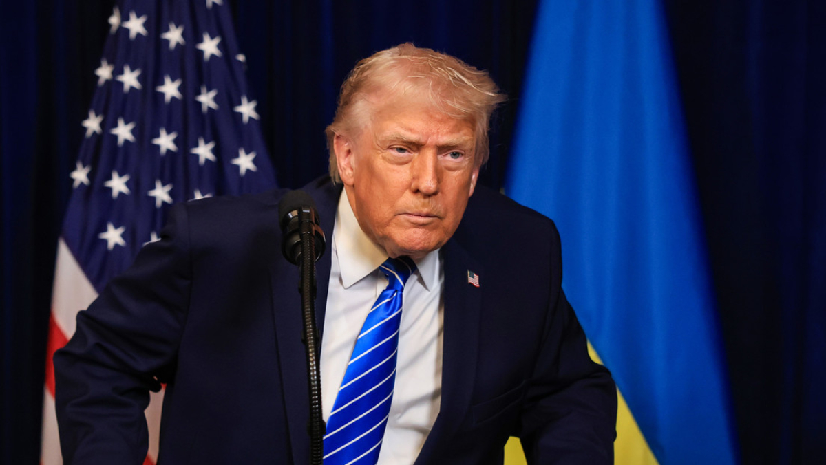 Trump critica al Senado por intentar frenar sus poderes militares contra Venezuela