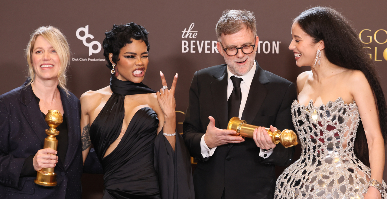 Parte del equipo de "Una batalla tras otra", los grandes ganadores de los Golden Globes 2026