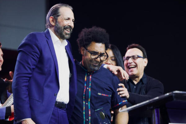 Javier Vargas (centro) junto a Juan Luis Guerra y Michel Camilo