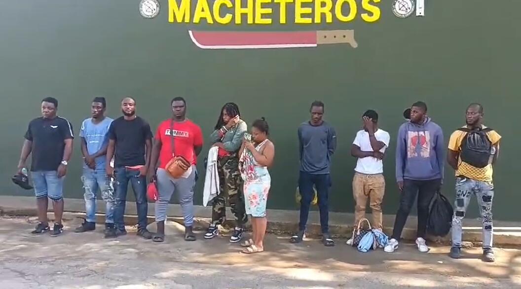 Ejército intercepta motocicletas con 11 haitianos indocumentados durante operativos en Mao