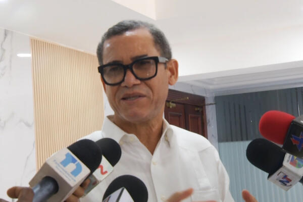 Vicepresidente del PRM Eddy Olivares dice partidos de oposición no tienen posibilidad de llegar al poder