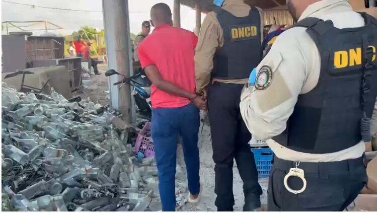 DNCD arresta varias personas y ocupa sustancias ilícitas