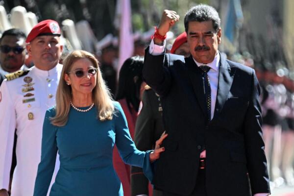 Llegada de Cilia Flores y el presidente Nicolás Maduro al Capitolio para la toma de posesión presidencial, en Caracas, el 10 de enero de 2025. Foto: externa