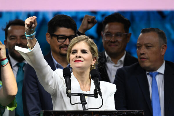La derechista Laura Fernández fue elegida presidenta de Costa Rica.