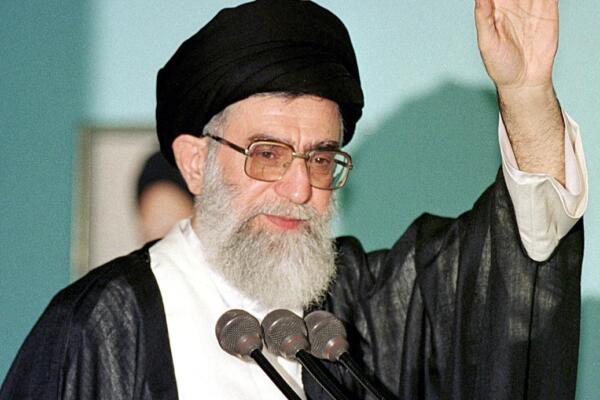 Donald Trump, afirmó este sábado que el líder supremo iraní, el ayatolá Alí Jameneí, murió en los ataques aéreos.