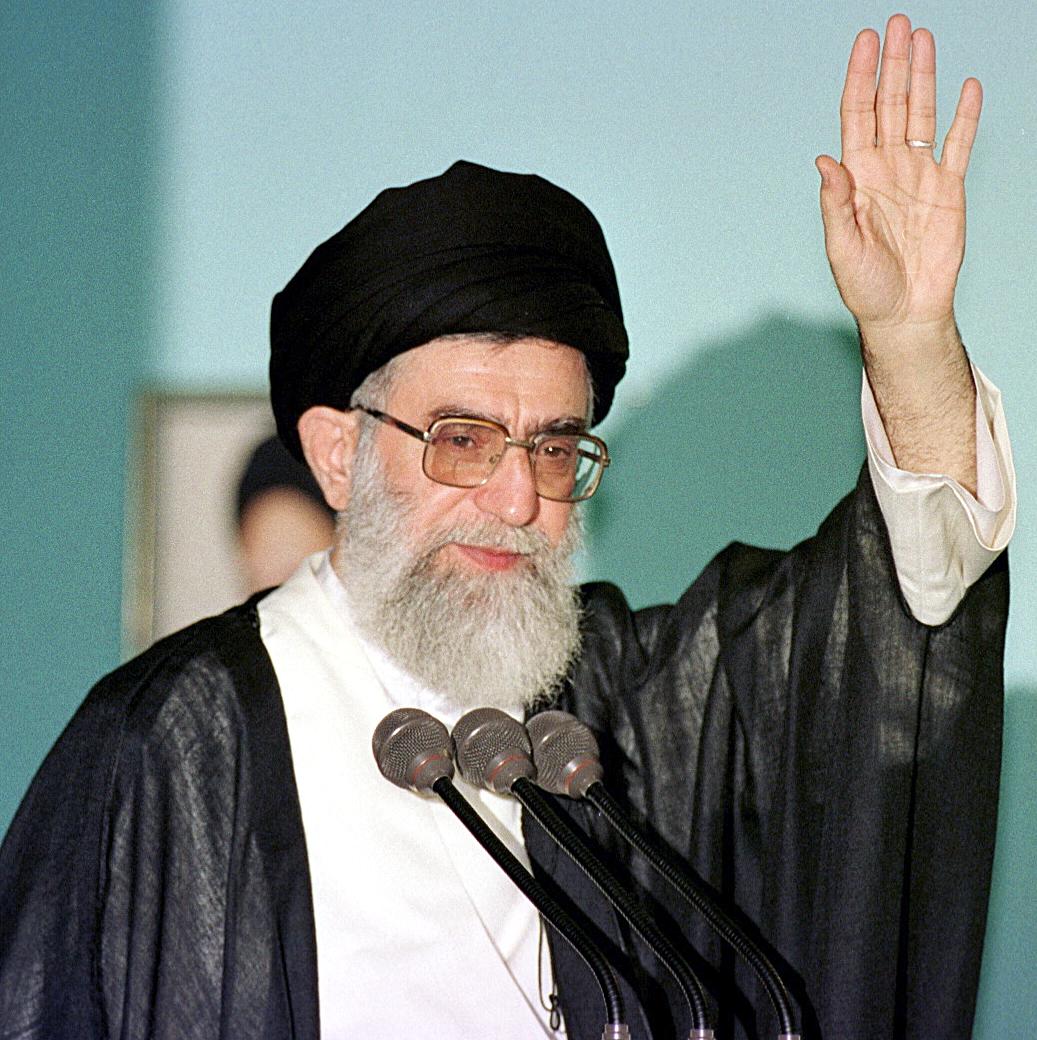 Donald Trump, afirmó este sábado que el líder supremo iraní, el ayatolá Alí Jameneí, murió en los ataques aéreos.
