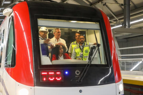 Usuarios de las diferentes líneas del Metro de Santo Domingo aseguran que esperan con ansias la entrada en operación de la Línea 2C.
