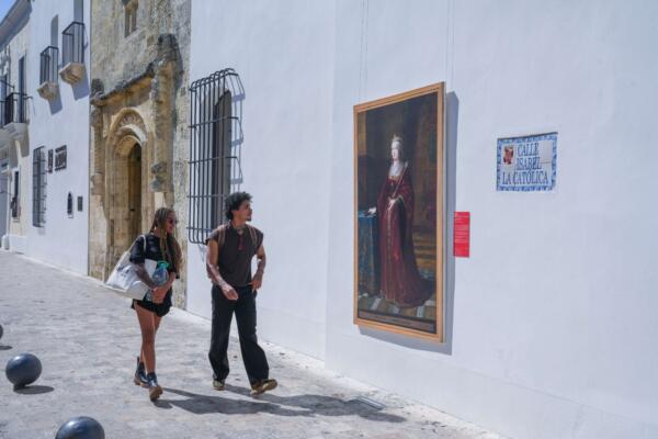 Fachada del Centro Cultural Taíno Casa del Cordón, donde se exhibe la reproducción de la obra Isabel la Católica como parte del proyecto cultural “El Prado en Nosotros”, auspiciado por el Banco Popular Dominicano.