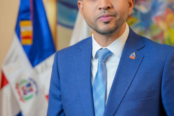 El certamen, en el que competirán 28 clubes masculinos y seis femeninos, tiene una especial dedicatoria al ministro de la Juventud de República Dominicana, Carlos José Valdez Matos.



