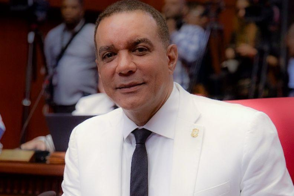 Con esta iniciativa, el senador reafirma su compromiso con el impulso del deporte como herramienta de desarrollo, integración y oportunidades para la juventud de Espaillat.
