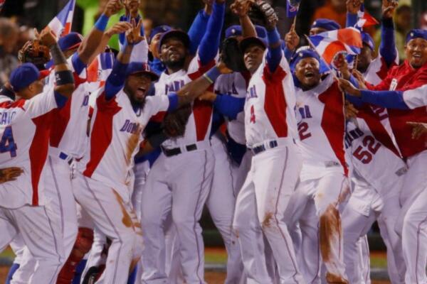 El liderazgo de Robinson Canó y la inspiración de Fernando Rodney con un plátano y una flecha marcaron el camino del equipo dominicano. 

