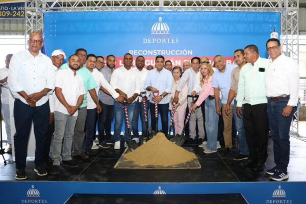 En el acto hablaron la gobernadora civil y provincial de La Vega, Luisa Jiménez de la Mota, así como el alcalde de Jima Abajo, Ignacio Céspedes, quienes destacaron la labor y eficiencia del ministro.

