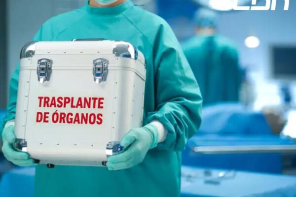 Los expertos destacan que el mantenimiento del órgano comienza con la perfusión de soluciones médicas para reducir el metabolismo celular y evitar la degradación del tejido.  FOTO: fuente externa