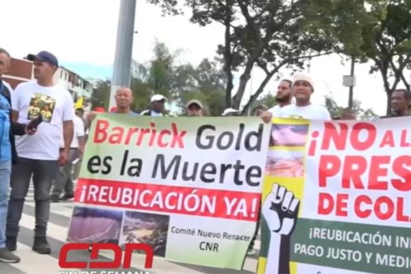 Comunitarios de Cotuí durante protesta en defensa del agua. Foto: Fuente externa
