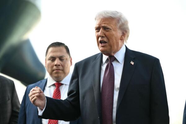 El presidente de Estados Unidos, Donald Trump, participa en una sesión informativa sobre energía en el puerto de Corpus Christi, en Corpus Christi, Texas, el 27 de febrero de 2026. (Foto de Mandel NGAN / AFP)
