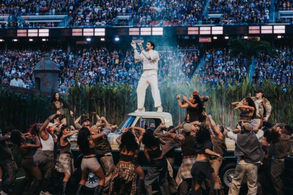 El artista puertorriqueño Bad Bunny durante su participación en el half-time del Super Bowl. Foto: EFE 