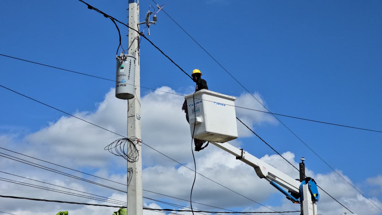 Edenorte fortalece redes eléctricas en comunidades de María Trinidad Sánchez y Hermanas Mirabal