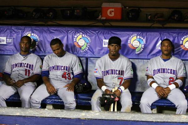 Equipo dominicanno eliminado en el clásico Mundial de Béisbol (de izquierda a derecha José Guillén, Dámaso Marte, José Reyes y Robinson Canó