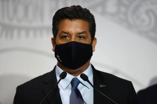 Fotografía de archivo fechada el 21 de febrero de 2021, del gobernador del estado mexicano de Tamaulipas, Francisco García Cabeza de Vaca, hablando ante la Cámara de Diputados, en Ciudad de México (México). EFE/ Mario Guzmán