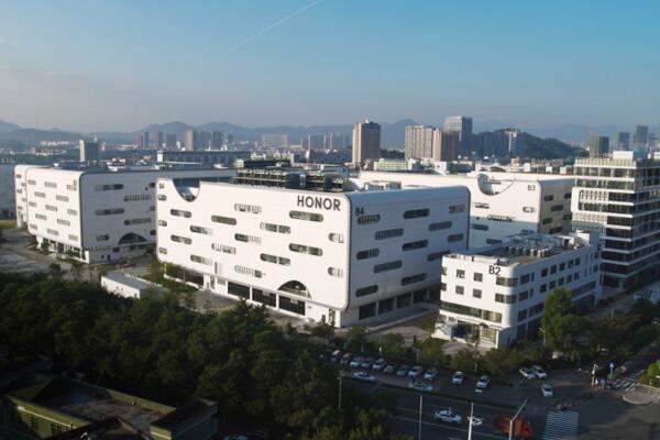 HONOR lideró el crecimiento global en envíos de smartphones durante 2025, con una expansión del 55% en los primeros tres trimestres del año.