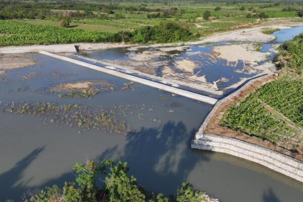 Adecuación del río Tábara, ejecutada por el INDRHI en El Rosario, Azua. (Fuente externa)