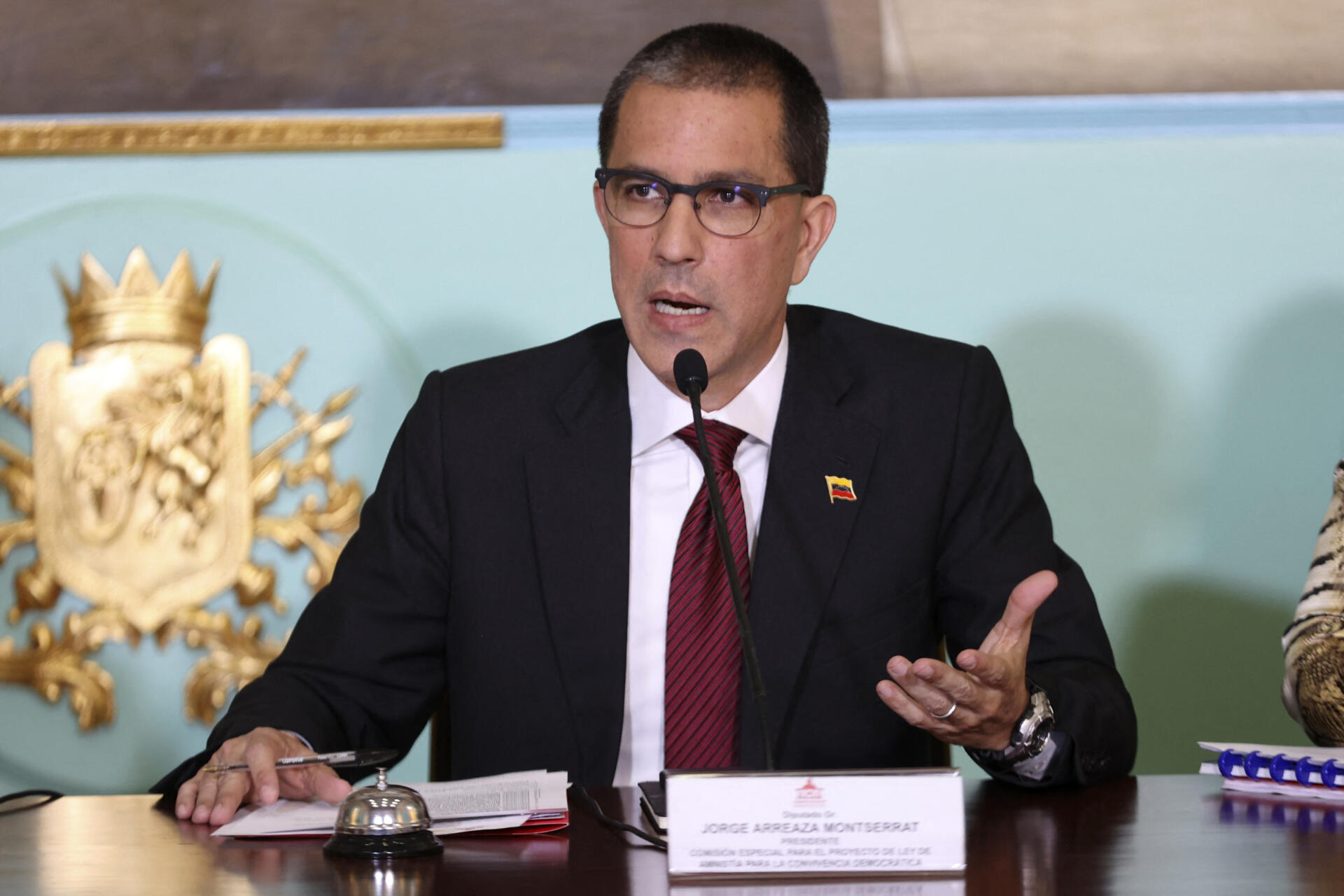 Parlamento de Venezuela aplaza sesión para aprobar ley de amnistía