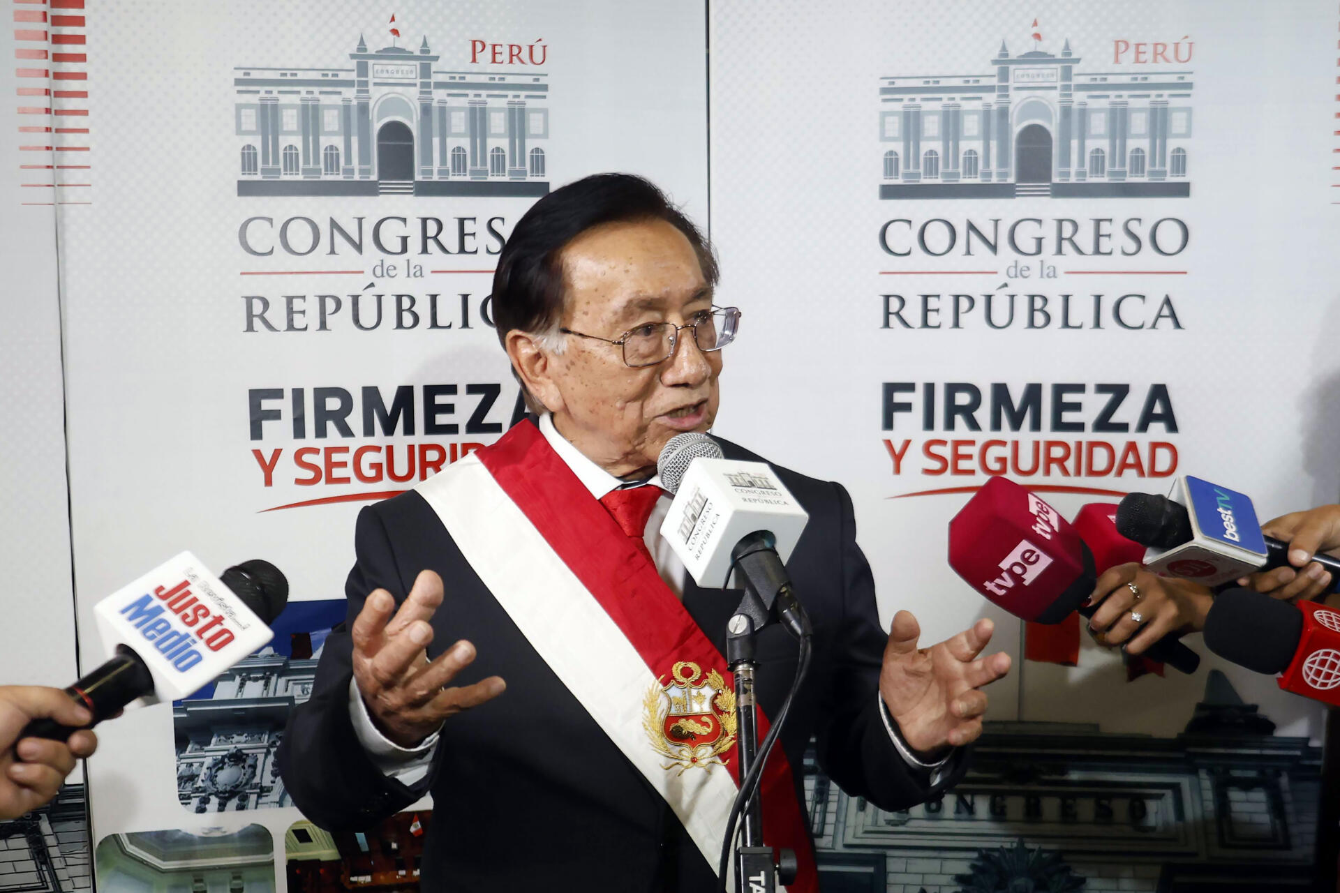 ¿Quién hizo presidente interino de Perú a Balcázar? La incógnita de los votos que recibió